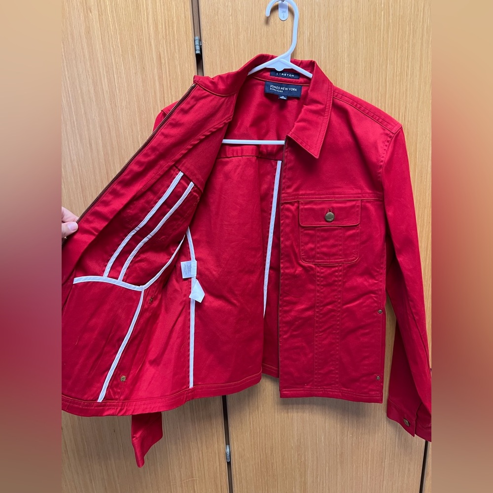 Red Jacket - Picture 2 of 7